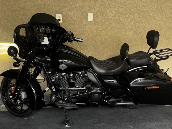 HARLEY-DAVIDSON STREET GLIDE SPECIAL 